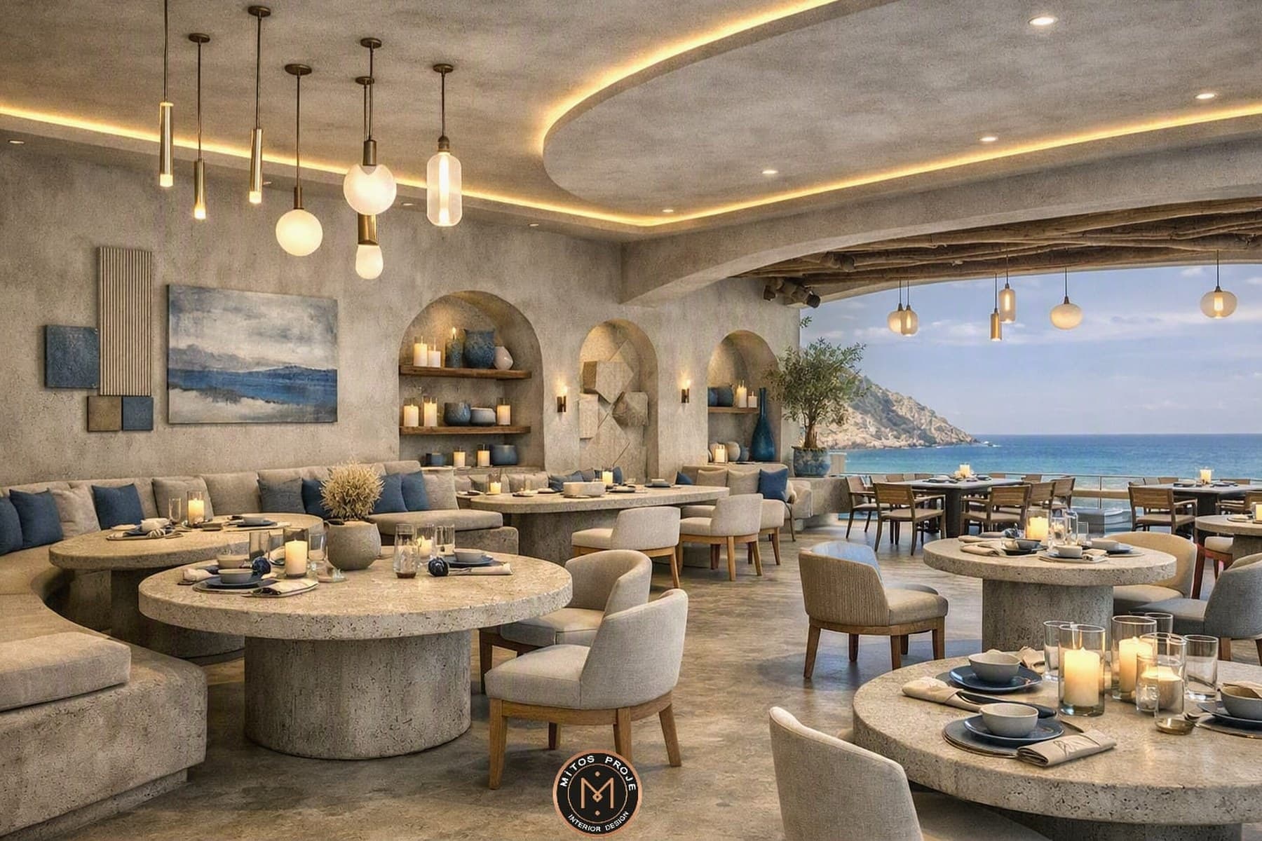 Denize açılan sahil restoranı: kemerli nişler, yuvarlak taş masalar ve pirinç sarkıtlar